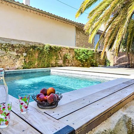 Awesome Apartment In Pujaut With Swimming Pool Eksteriør bilde